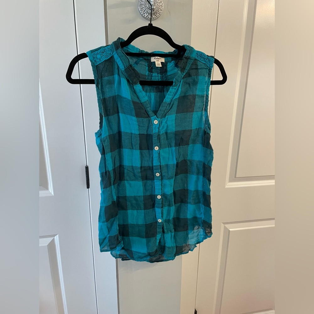 New without tags checkered Dylan top